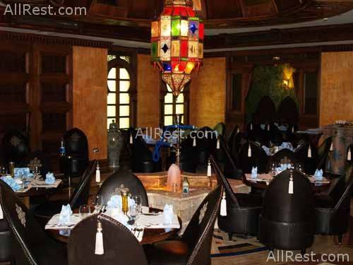 Dhow Palace Hotel 31